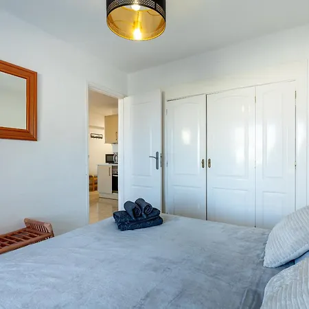Great Location J 1 Bedroom * 아데제