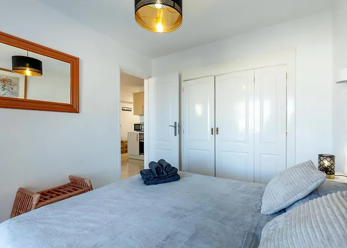 Great Location J 1 Bedroom * 아데제